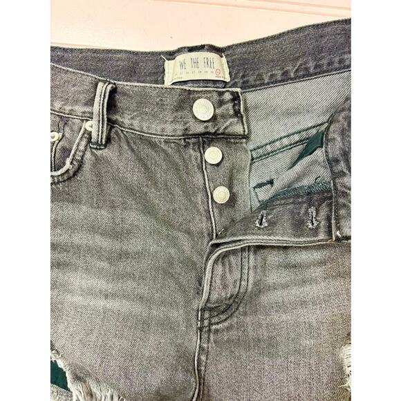 We The Free Loving Good Vibrations Cutoffs in Black Size 31 - Picture 7 of 8